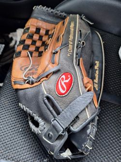 Rawlings RBG140CP 14-inch softball glove. And hardball This glove is designed for slow-pitch softball and is suitable for recreational players. The gl