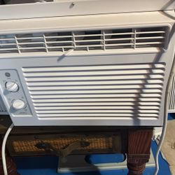 Window AC Unit 