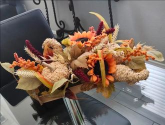 ✅️ Sunflowers w/ Pumpkin Artificial Arrangement• Fall Season Floral Home Decor• L20" x H7"• Great Condition• $30firm