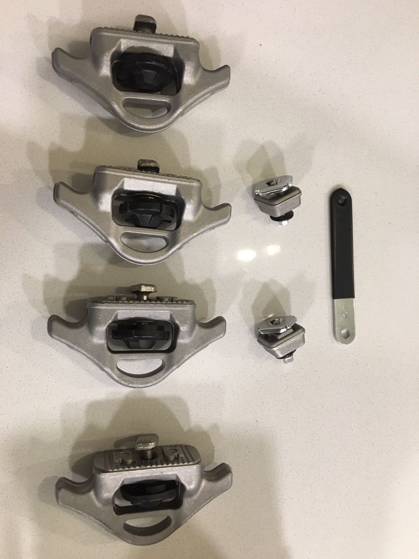 Nissan Tie-Down Cleats (x4 cleats, 2 knuckles, 1 tool)