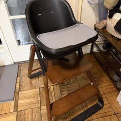 Ergobaby 3-in-1 High Chair / Kitchen Tower