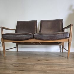 MID-CENTURY MODERN SOFA