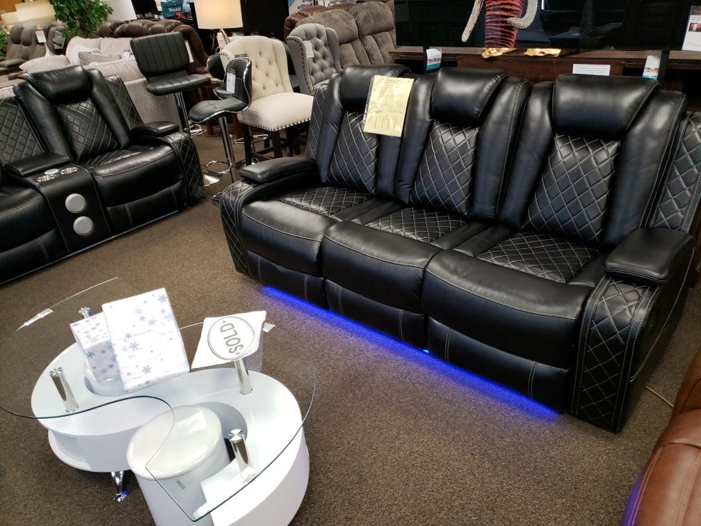 RECLINING SOFA AND LOVESEAT SET NEW