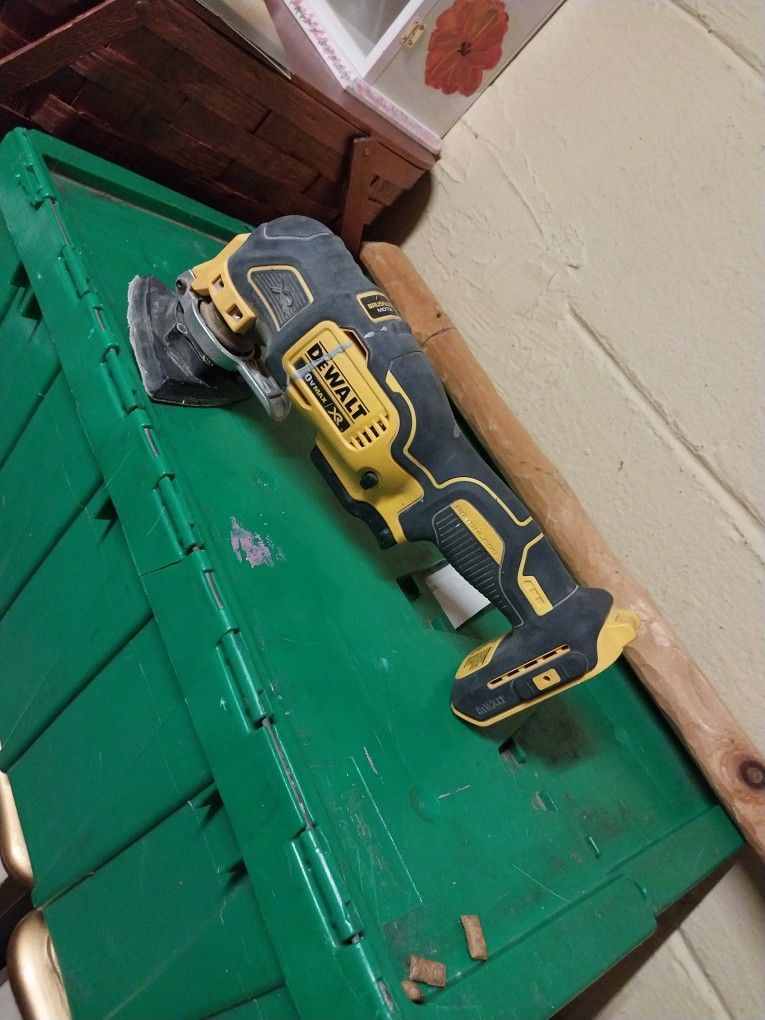 Brushless Motor DEWALT Oscilating Multi Tool