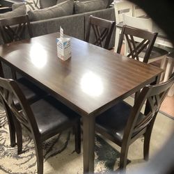 New 7 Pc Dinning Set Table And Chairs Free Delivery 🚚 