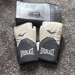 12 oz Everlast Boxing Gloves White