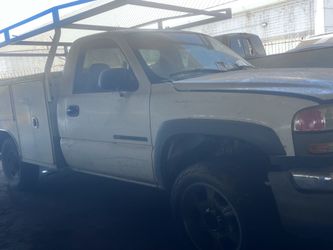 2004 GMC 2500 Havy Duty para partes