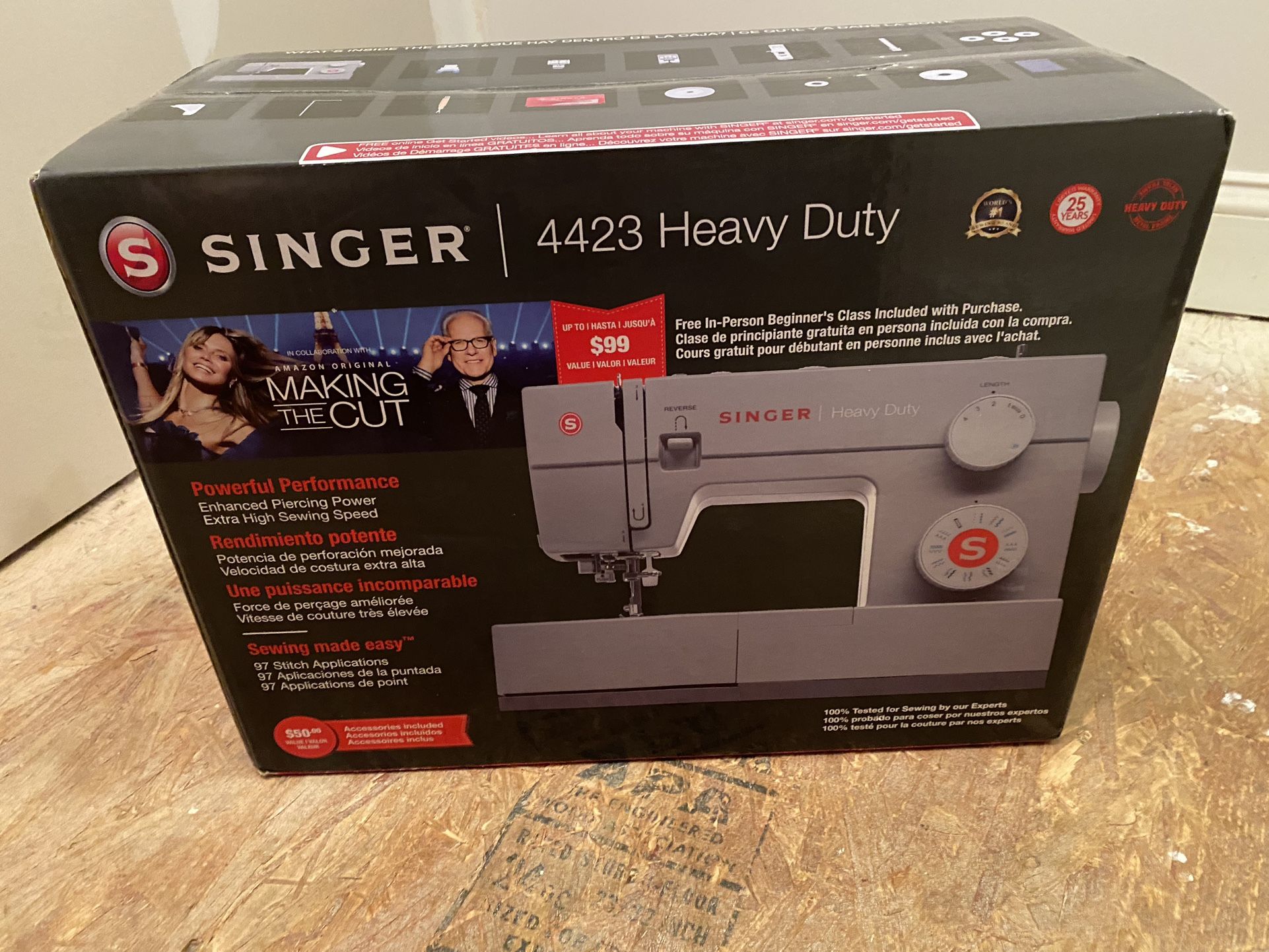 NEW Singer sewing machine