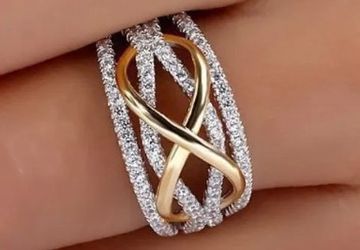 Deylsia King Two Toned Diamond Wedding Ring