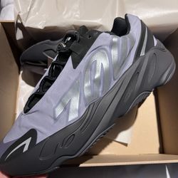 Yeezy Boost 700 MNVN ‘Geode’ Size 9.5