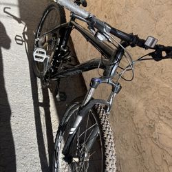 Specialized Rockhopper Elite 2024