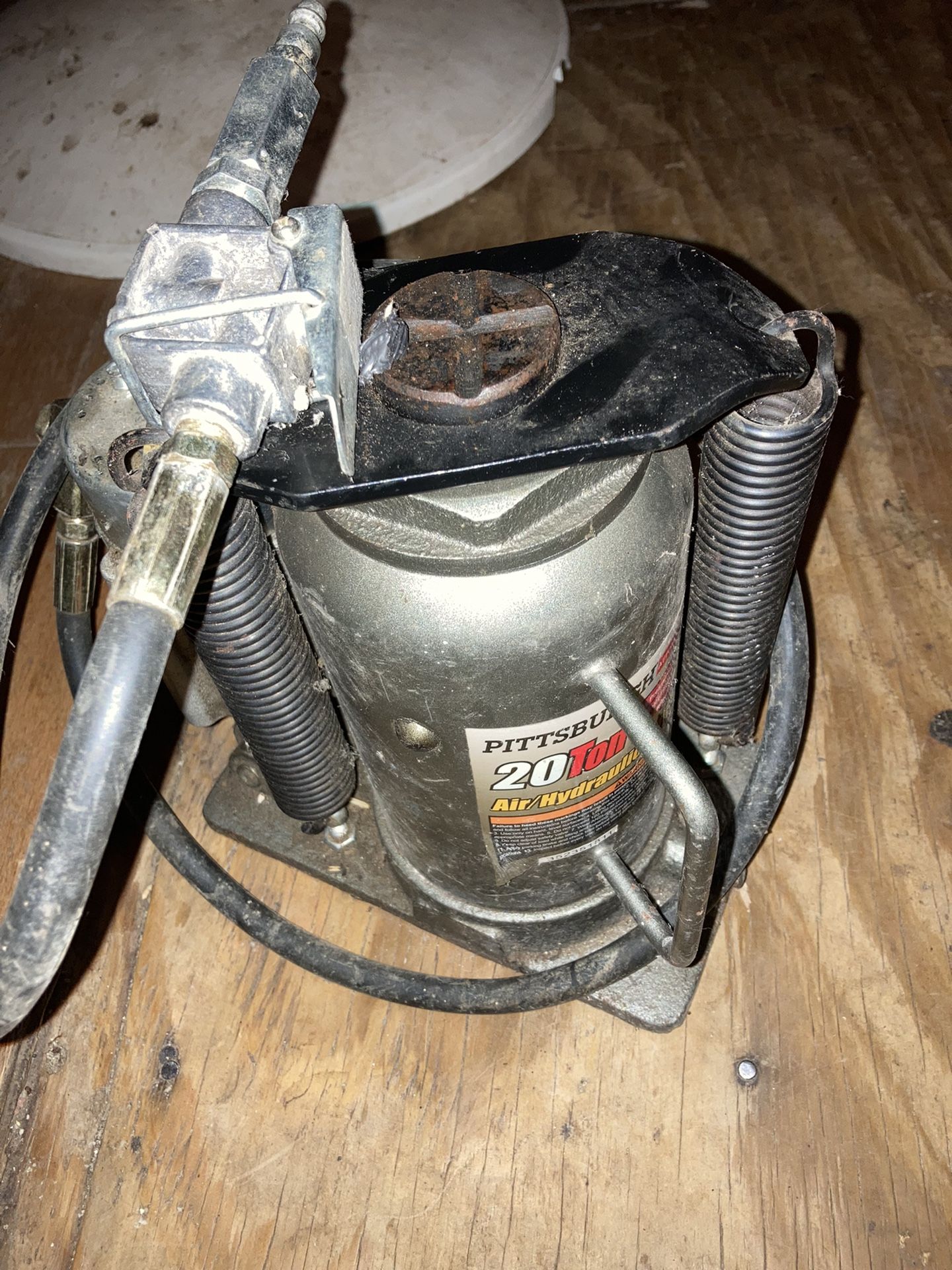 PITTSBURGH 20Ton Air/ Hydraulic Bottle Jack