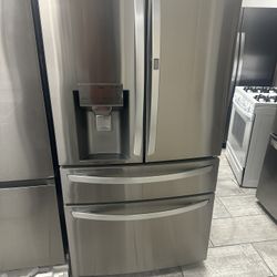LG 23 Cu.ft door In door Counter Depth Refrigerator Craft Ice Print proof Stainless Steel 