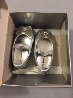 Girls Shoes - Size 3 - New