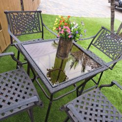 Patio table and 4 heavy-duty aluminum swivel stools/Outdoor Furniture/outside Barstools/Cash Only