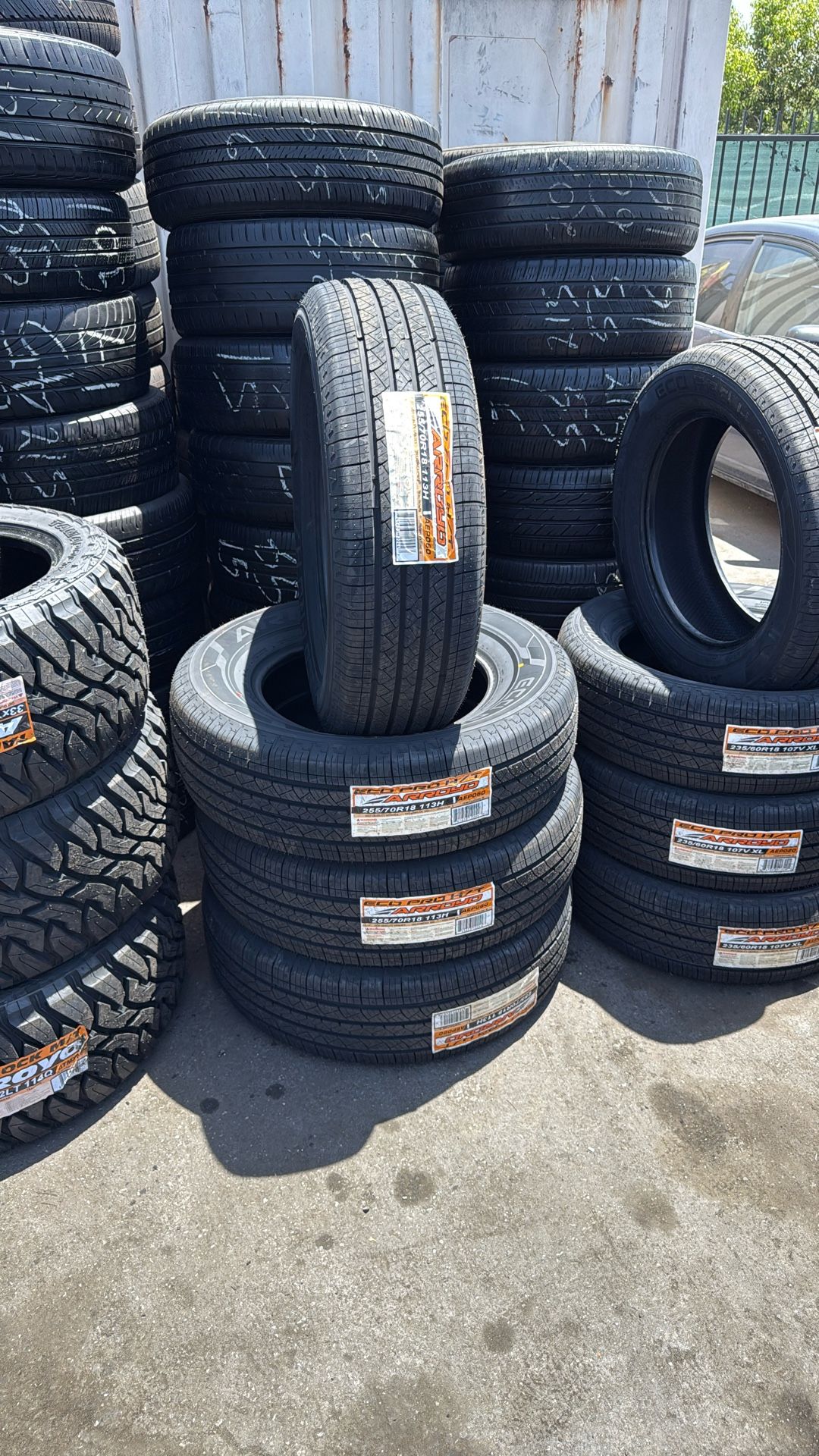 255/70/18 Arroyo Tires
