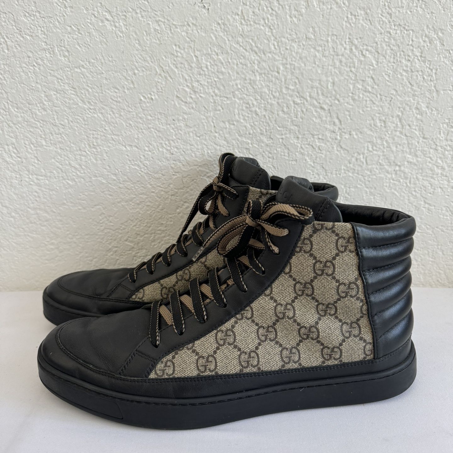 GUCCI GG Brooklyn Beige Canvas & Black Leather High Top Sneakers Mens Size 9G