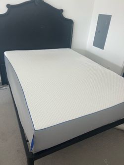 Nectar 10” Memory Foam Mattress — Excellent Condition / Clean