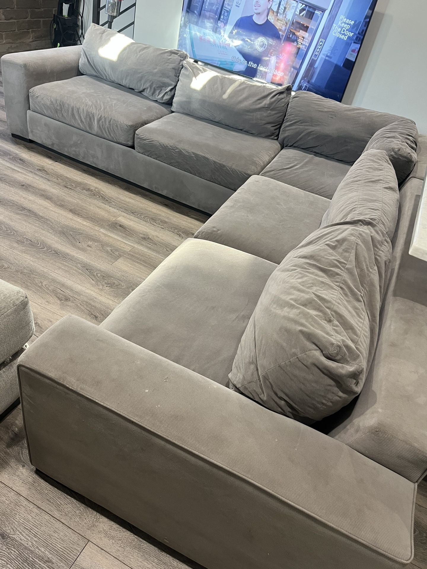 Modern 3pc Sectional Sofa 