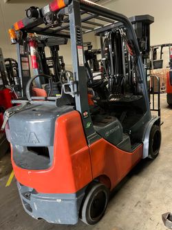 Toyota forklift 5,000 lbs 4 stage mast 20’ lift