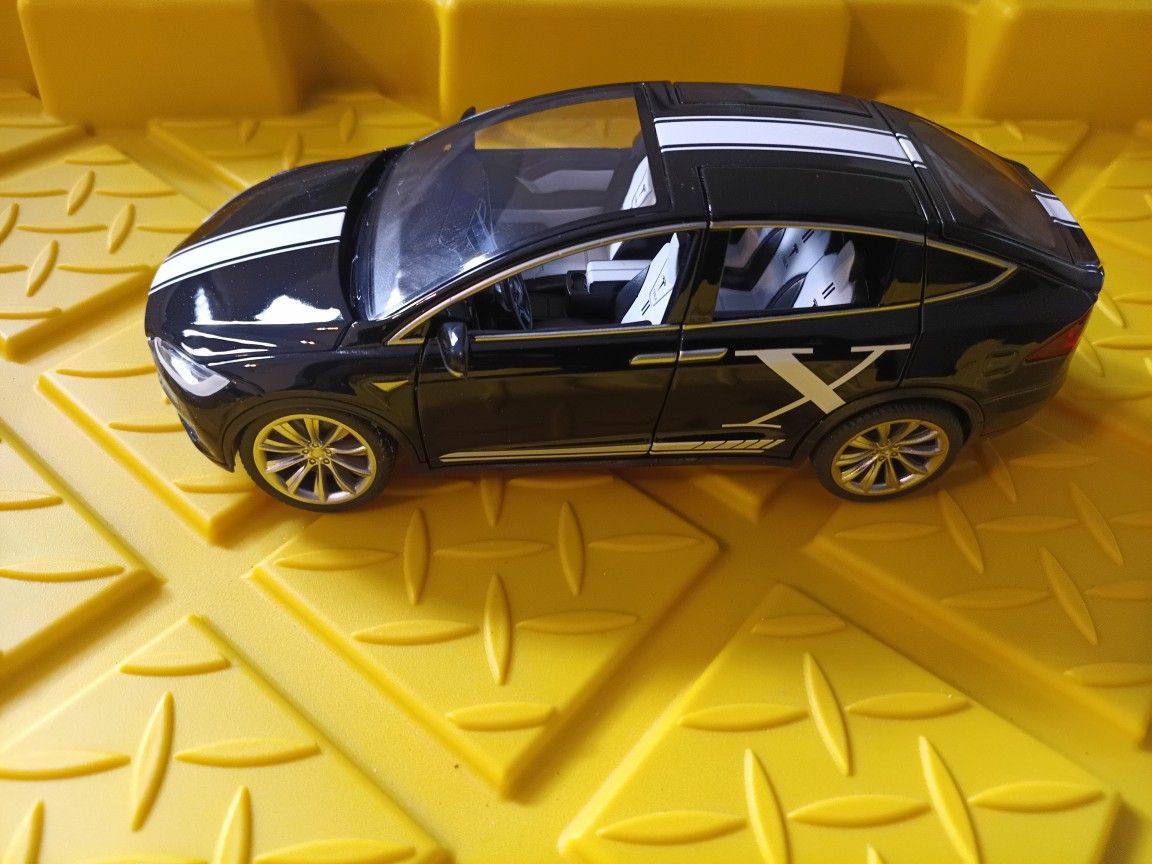 Tesla Diecast Toy Model X