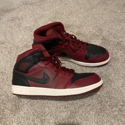 Jordan 1 Mid