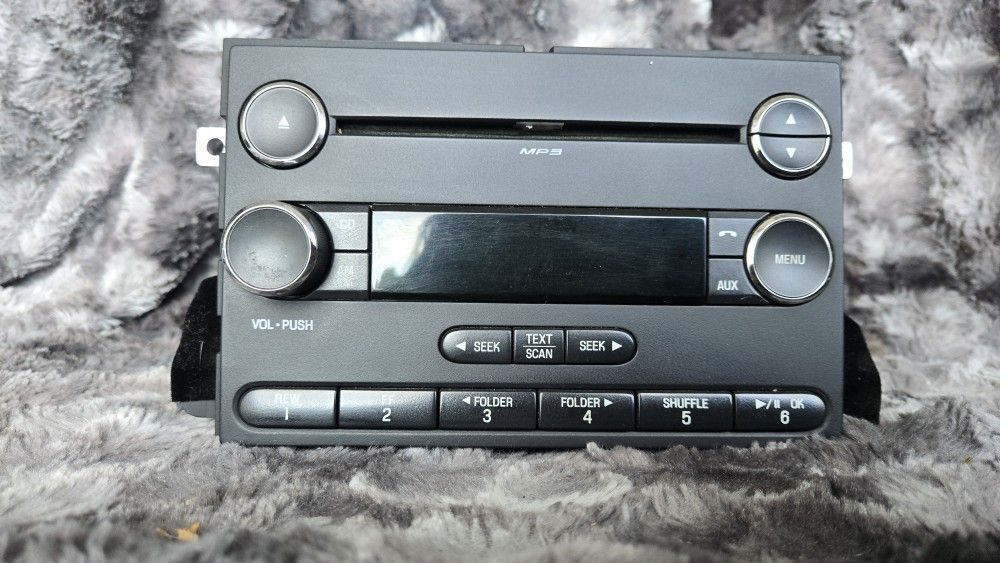 2013 FORD EXPEDITION OEM RADIO FREEEEE