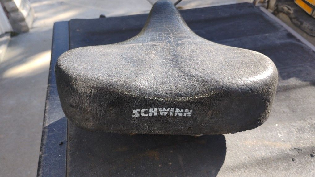 Wide  Schwinn Seat
