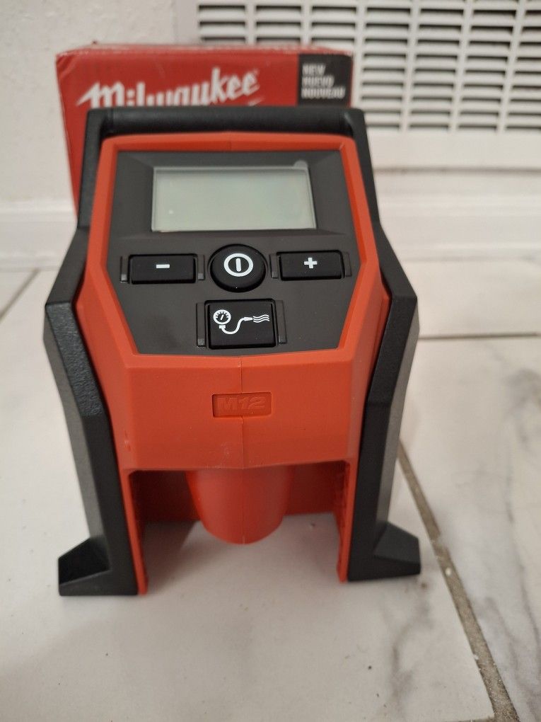 Milwaukee M12 Compact Inflator (Tool Only)