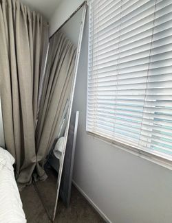 Free mirror