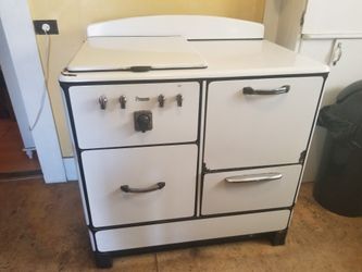 Paramount Antique Gas Stove