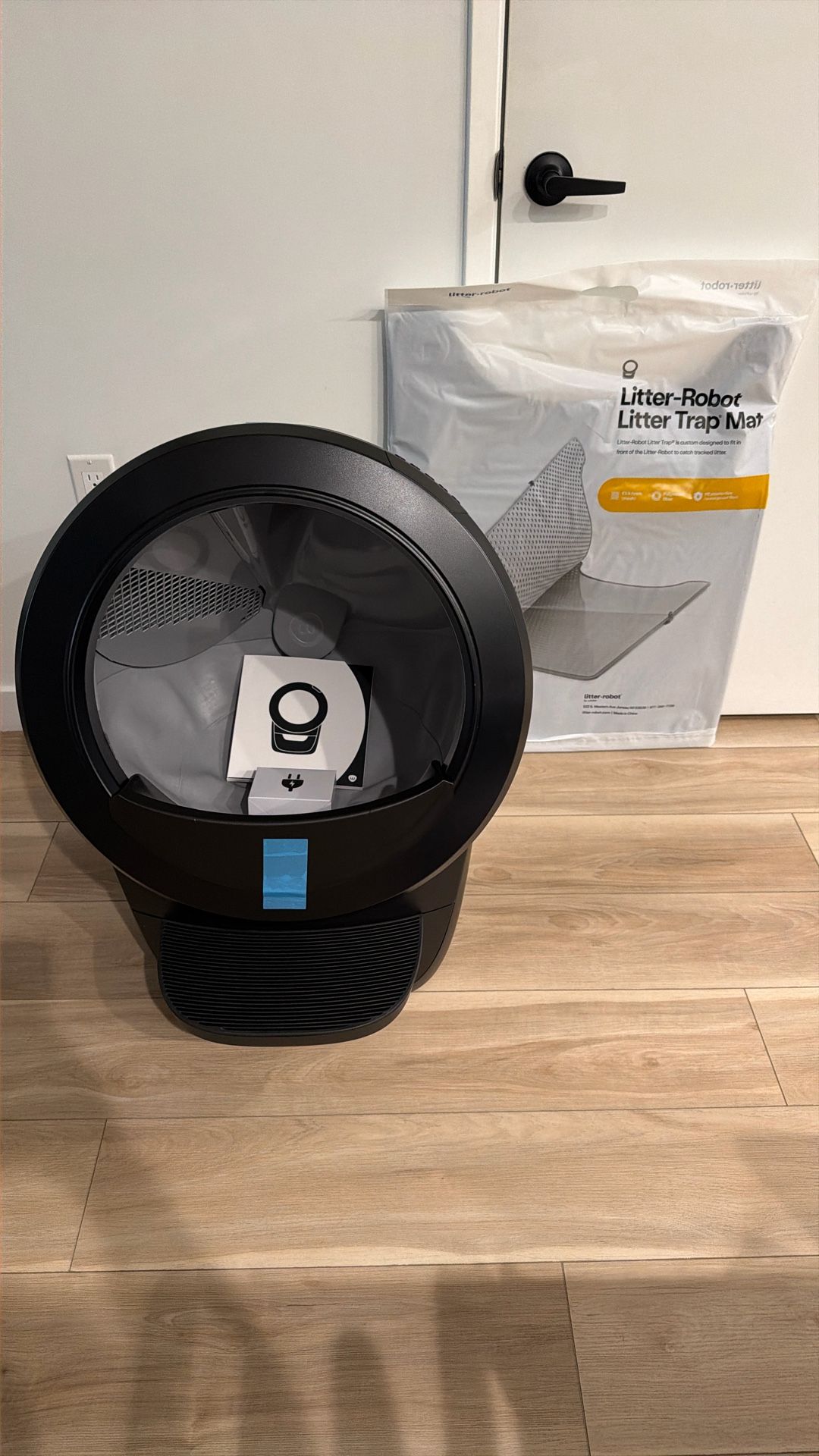 Self cleaning Litter box