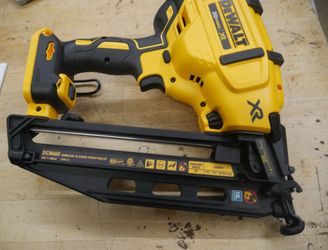 DeWALT DCN660B 20V MAX XR 16 Gauge Angled Finish Nailer Tool Only