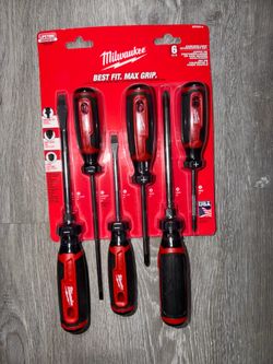 Shop Milwaukee Multi-Bit Screwdriver Set with Cushion Grip (6 Piece)