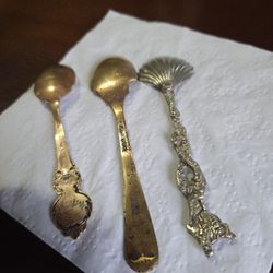 Vintage Souvenir Spoon Set – Texas & Decorative Collectible Spoons (3 pcs)