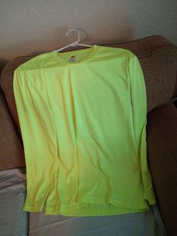 Men's size Large great condition yellow long sleeves cash only