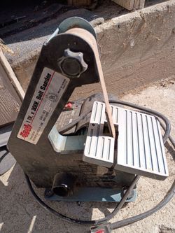 Precision mini sanding belt sander