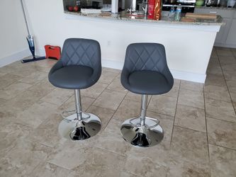 2Bar chairs bar stools in Good condition