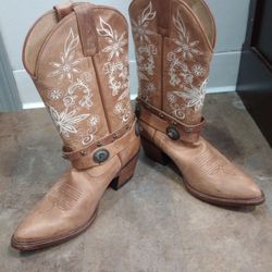 Shyanne Boots Size 9