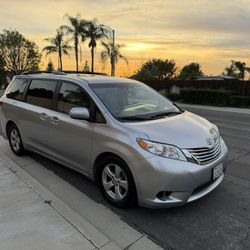 2015 Toyota Sienna