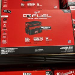 Milwaukee M18 Fuel Packout 2.5 Gal Wet/dry Vacuum
