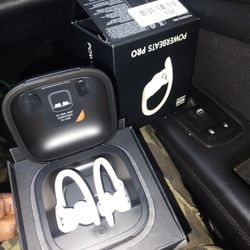 Powerbeats Pro Head Phones