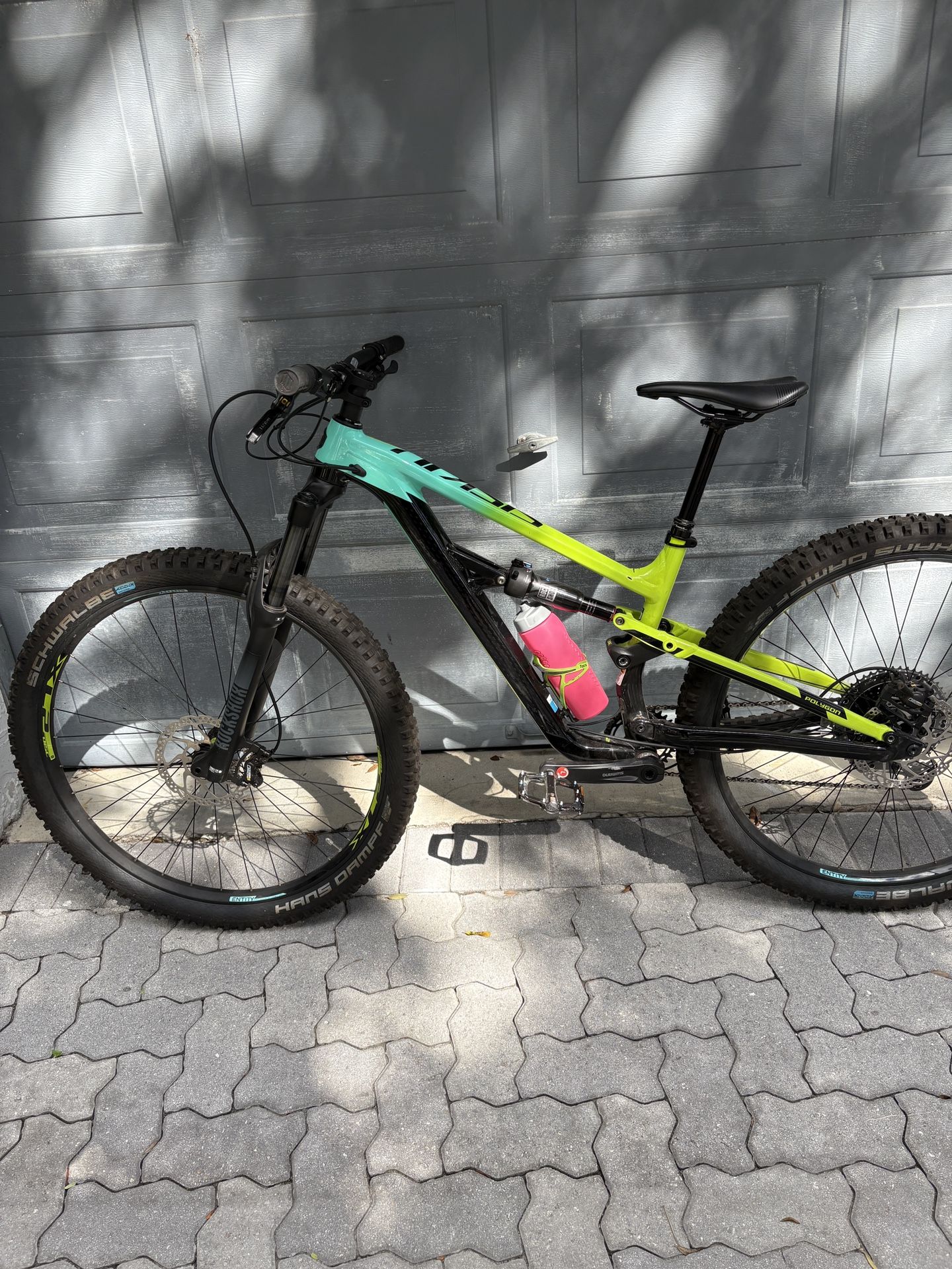 Full suspension Mountain bike