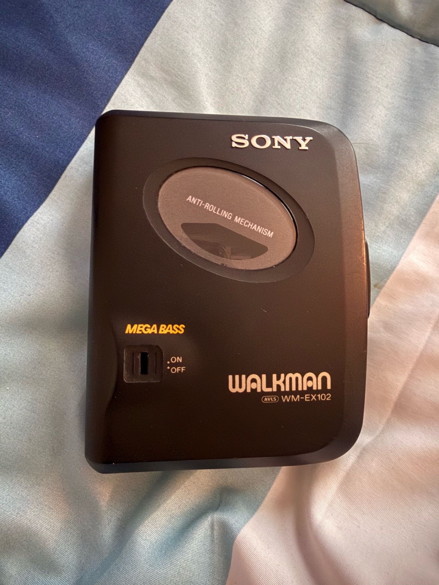 Sony Walkman WM-EX102 Cassette Player (FOR PARTS, “WORKS”)