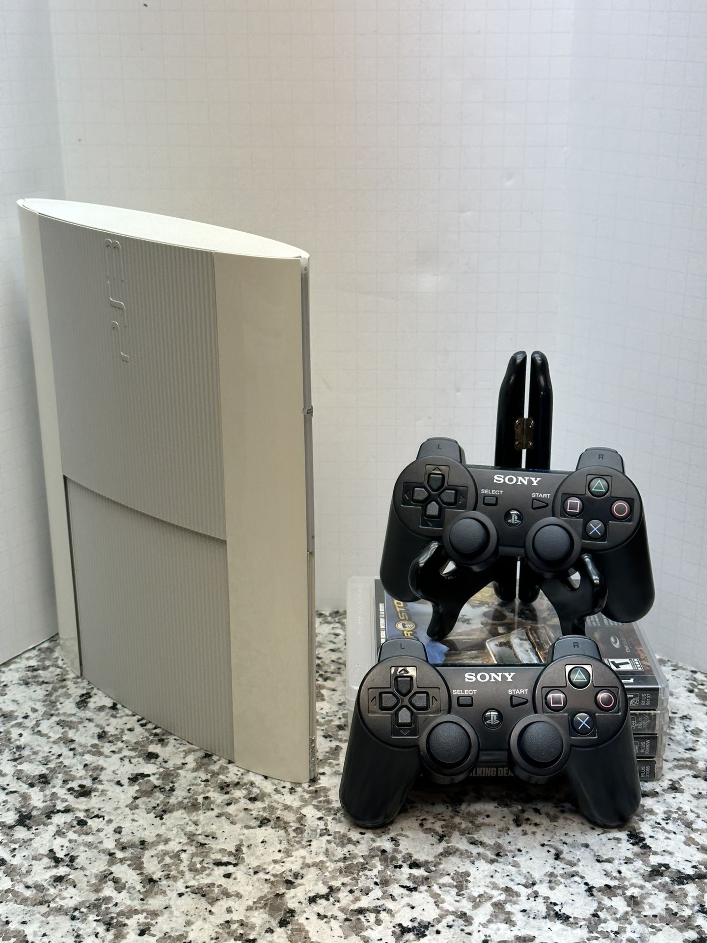 White PS3 Slim