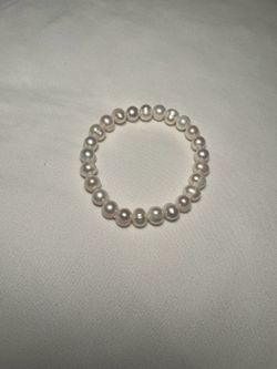 Pearl bracelet