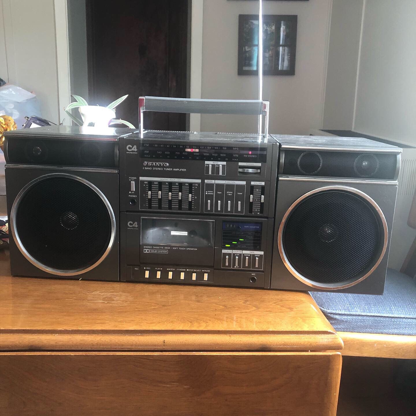 Vintage Sanyo C4 boombox ghettoblaster cassette radio boom box