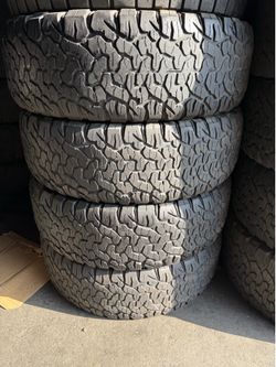 Vendo 37/12.50/R17 las 4 llantas Bfgoodrich por $220
