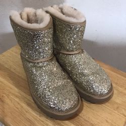 UGG BOOTS 