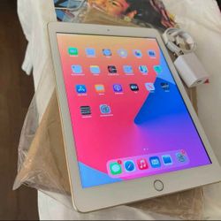 Apple IPad 5th Gen 9.7inch 32gb Unlocked 